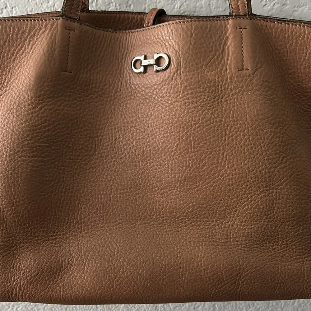 Salvatore Ferragamo Tan Leather Tote with Silver Gancini Accent - Picture 2 of 14